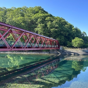 北海道旅行「支笏湖」の鏡面現象に運良く遭遇！夜と早朝に幻想的な光景