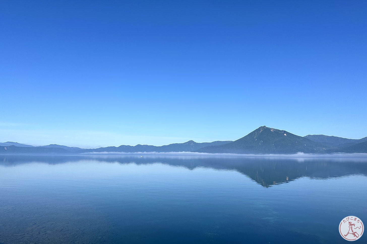 鏡面現象の支笏湖